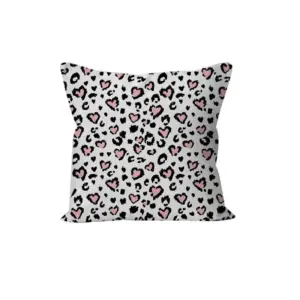 Kissenhülle mit Leopardenmuster aus rosa Herzen auf grauem Grund