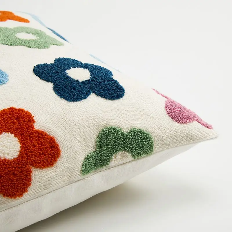 Kissenhülle mit Blumen-Stickerei und Reißverschluss – Bild 3