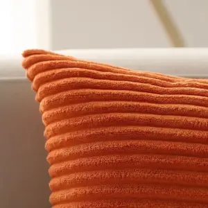 05-5 Kissenbezüge für Dekokissen und Sofa mit feinen Querrippen – Bild 2