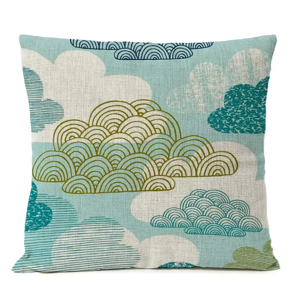 Kissenbezug mit grafischen Blumen und Formen, bedruckt – Hellblau – Wolken