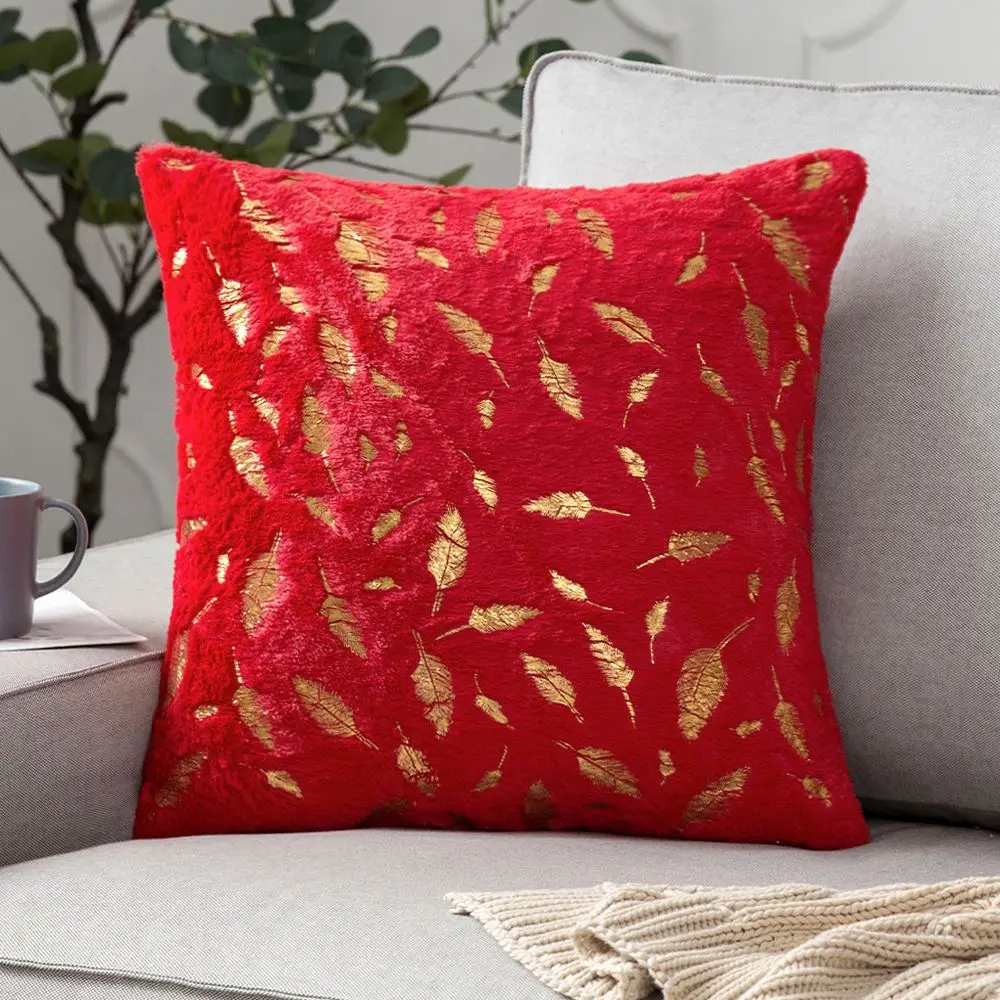 Kissenhülle in Rosa und Rot, flauschig mit goldenem Marmormuster – Rot