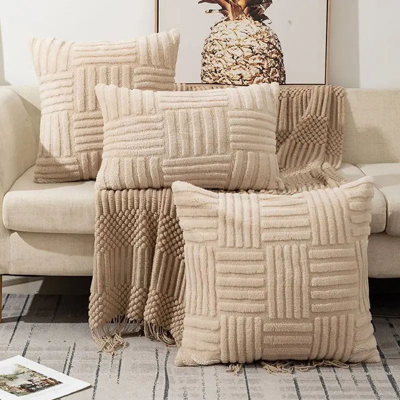 Kissenbezug flauschig mit erhabenem Streifenmuster – Beige