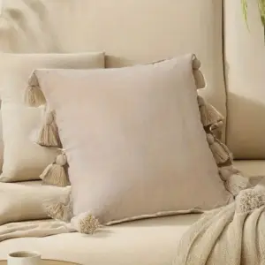 Kissenhülle Beige Boho mit Quasten – Beige