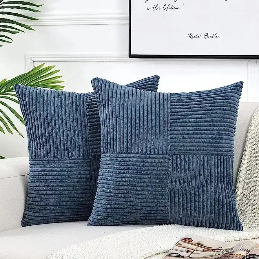 Mintgrüne Kissenhülle in Cordoptik mit Streifen-Patchwork – Blau