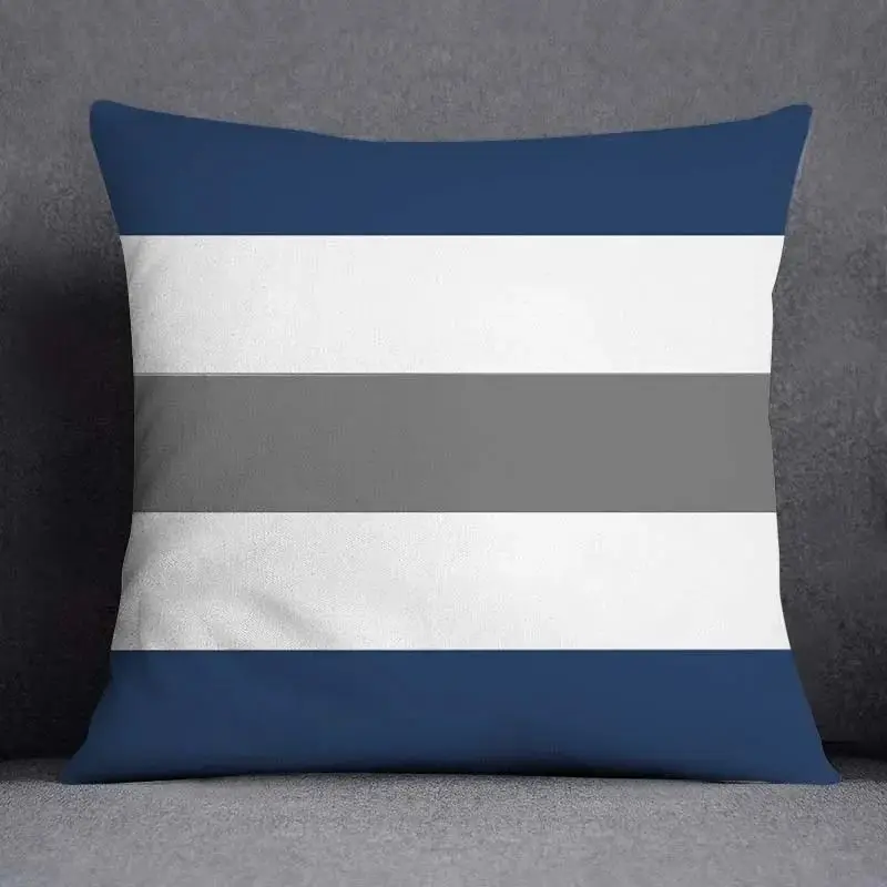 Kissenbezug 45x45 mit geometrischem Muster in Marineblau – Marineblau – Blockstreifen