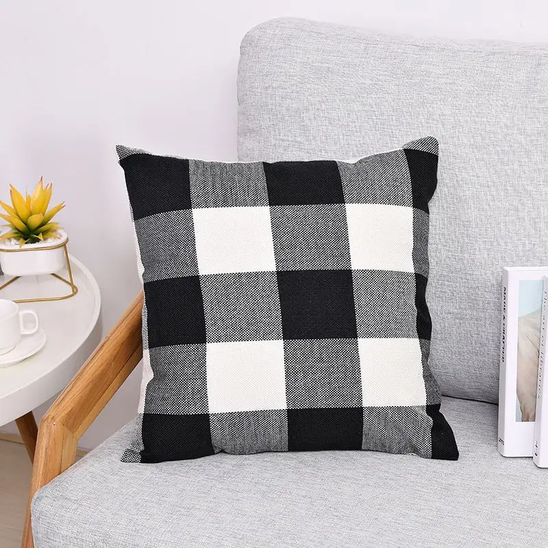 Weihnachten Kissenhülle 50 × 50 cm mit Schottenkaro – Schwarz – Büffelkaro