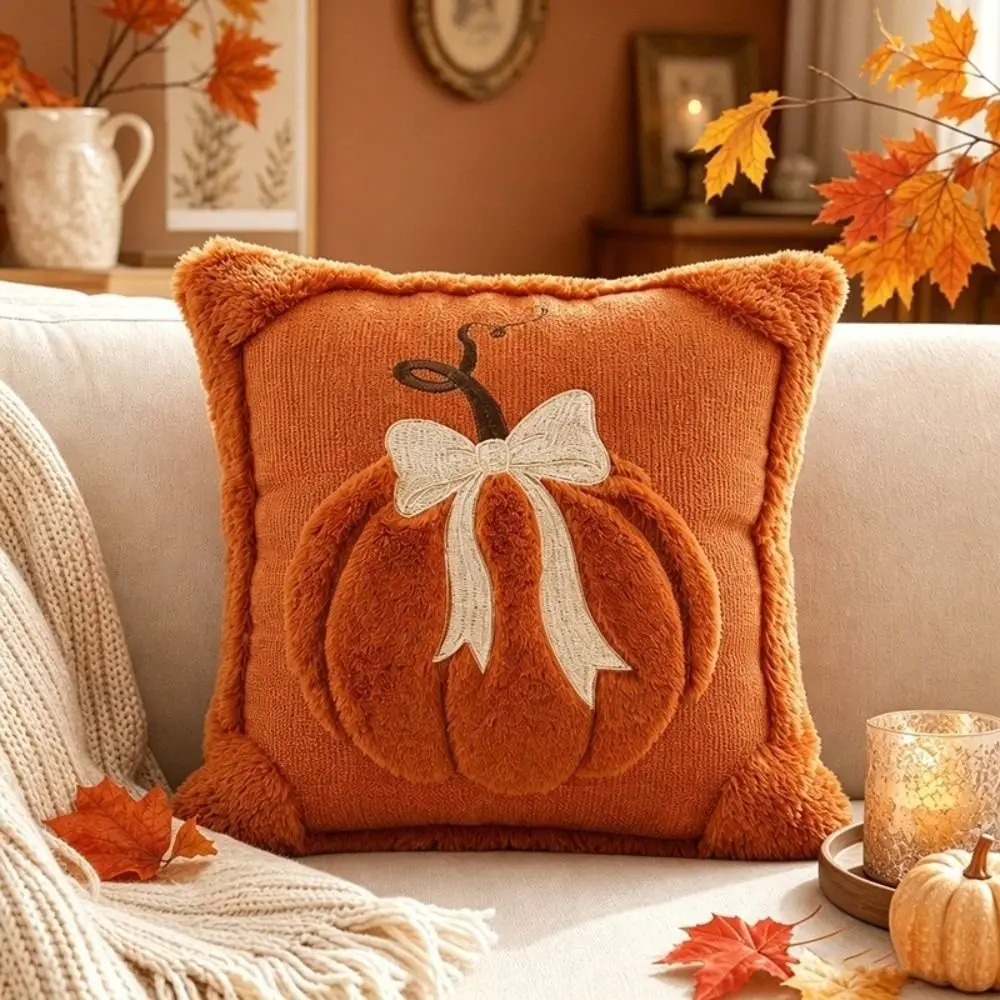 Kissenbezug mit getuftetem Kürbis-Motiv für den Herbst – Orange – Schleife