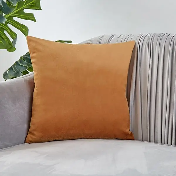 Kissenbezug 40 × 40 cm in Samtoptik, einfarbig und weich – Camel